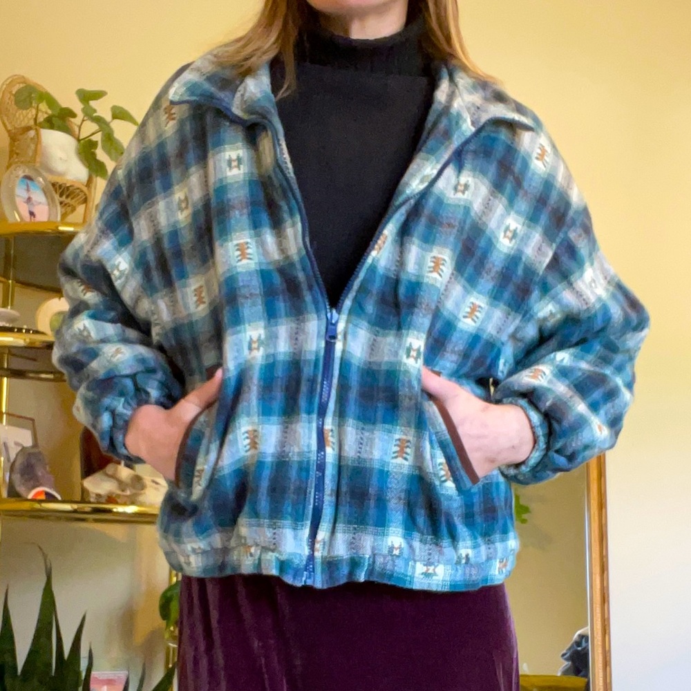 ✨ Item has sold ✨ VTG Aztec Plaid semi cropped Lined Insulated Chore Coat zip up